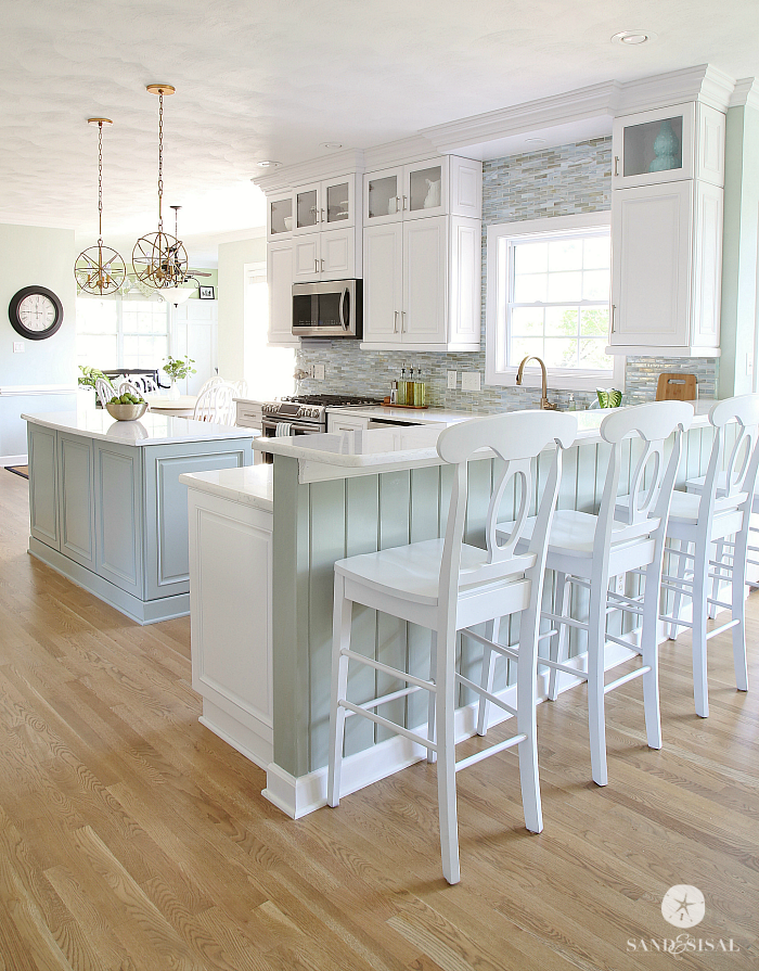 20 Coastal Kitchen Ideas to Bring the Beach to Your Home