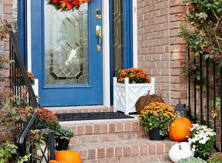 bright-and-bold-fall-front-porch