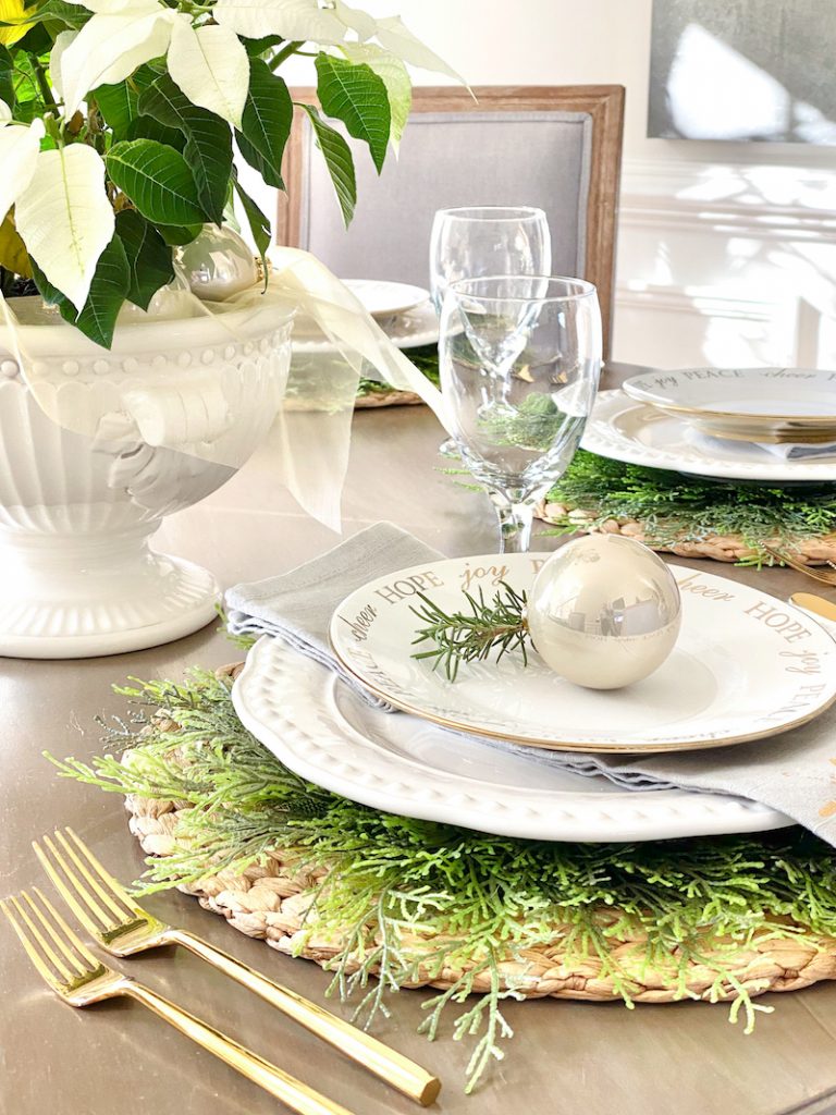 Christmas Dining Room and Table Setting Ideas | Sand and Sisal